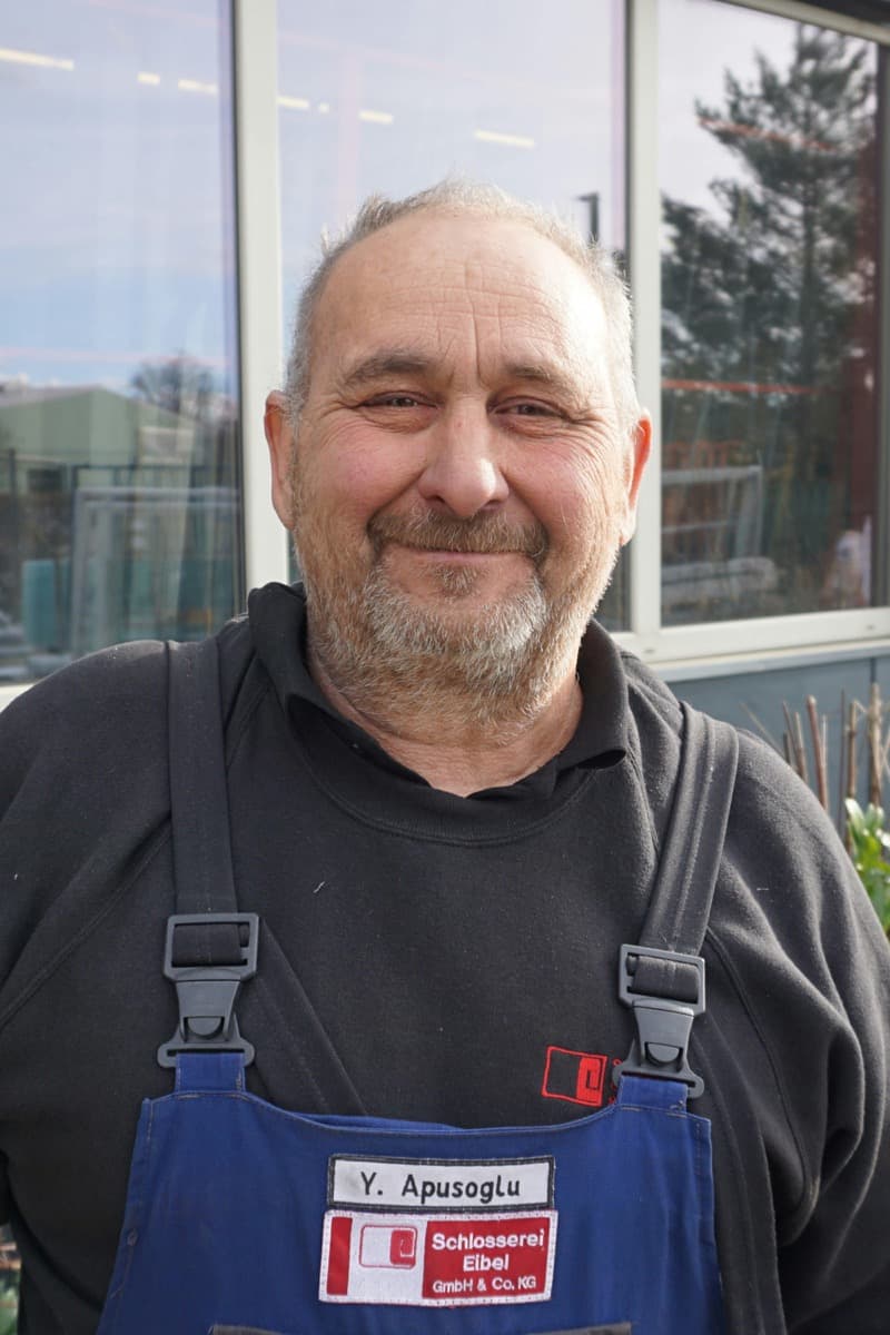 Porträt von Yalcin aus dem Team der Schlosserei Eibel