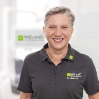 Porträt von Monika Karsten aus dem Team von WIELAND Zahnmedizin